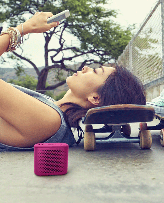 Philips BT55P 00 Portable Bluetooth Speaker Pink 3